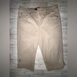 Nine West Khaki Bermuda Shorts women’s size 8